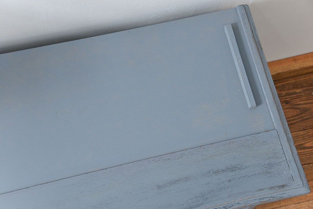 アンティーク家具　アンティークペイント 上質な作りのブックケース(本箱、食器棚、キャビネット)