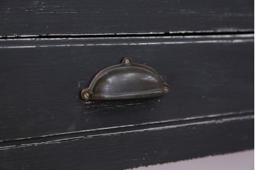 アンティーク家具　アンティークペイント 背板が鏡のケビントガラスケース(ショーケース、飾り棚)