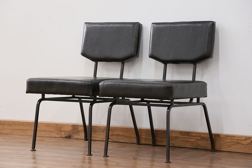 アンティーク家具　アンティーク 重量感のある鉄脚の椅子　2脚セット(1)　(イス)