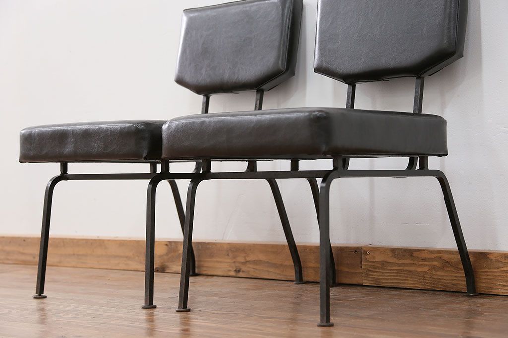 アンティーク家具　アンティーク 重量感のある鉄脚の椅子　2脚セット(1)　(イス)