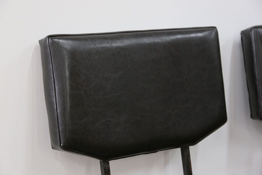 アンティーク家具　アンティーク 重量感のある鉄脚の椅子　2脚セット(1)　(イス)