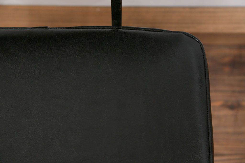 アンティーク家具　アンティーク 重量感のある鉄脚の椅子　2脚セット(1)　(イス)