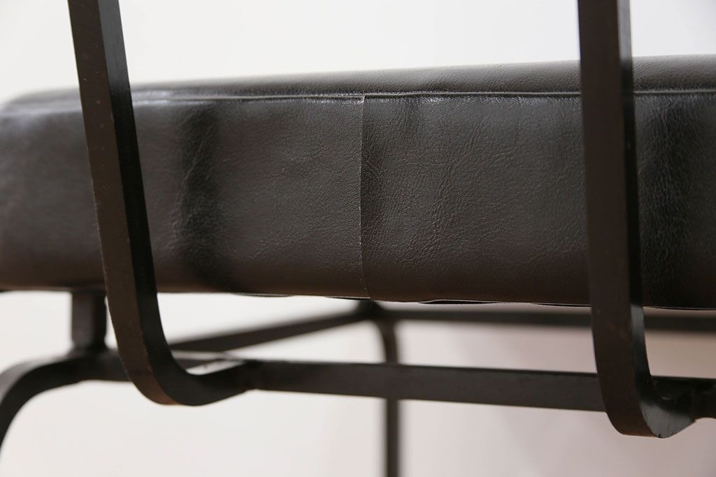 アンティーク家具　アンティーク 重量感のある鉄脚の椅子　2脚セット(1)　(イス)