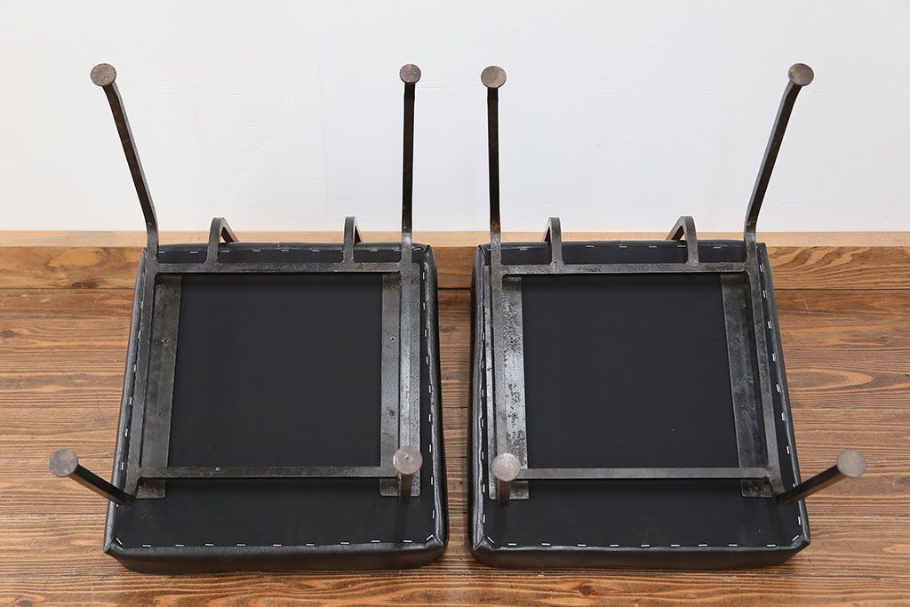 アンティーク家具　アンティーク 重量感のある鉄脚の椅子　2脚セット(1)　(イス)