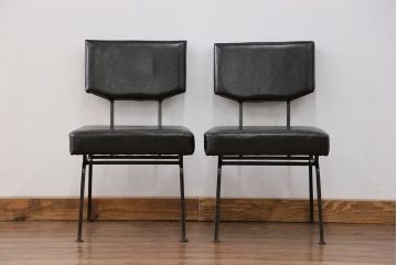 アンティーク家具　アンティーク 重量感のある鉄脚の椅子　2脚セット(2)　(イス)