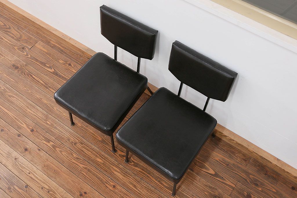 アンティーク家具　アンティーク 重量感のある鉄脚の椅子　2脚セット(2)　(イス)