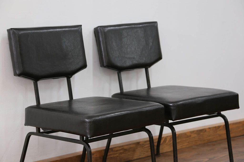 アンティーク家具　アンティーク 重量感のある鉄脚の椅子　2脚セット(2)　(イス)