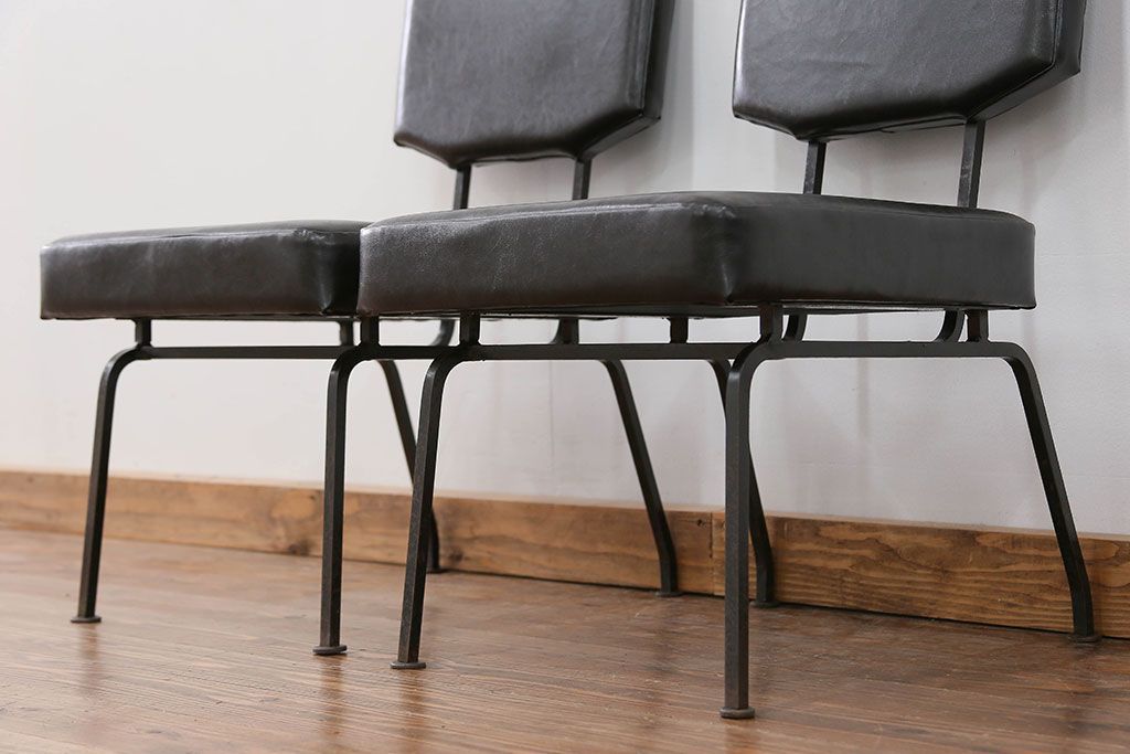 アンティーク家具　アンティーク 重量感のある鉄脚の椅子　2脚セット(2)　(イス)