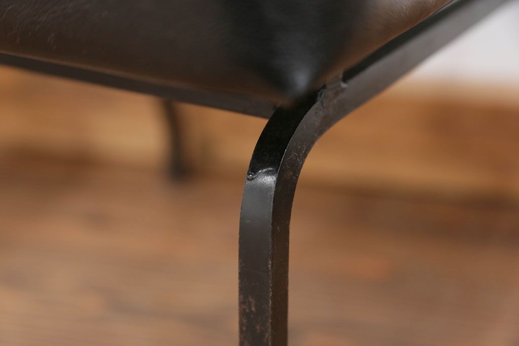 アンティーク家具　アンティーク 重量感のある鉄脚の椅子　2脚セット(2)　(イス)