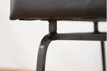 アンティーク家具　アンティーク 重量感のある鉄脚の椅子　2脚セット(2)　(イス)