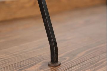 アンティーク家具　アンティーク 重量感のある鉄脚の椅子　2脚セット(2)　(イス)