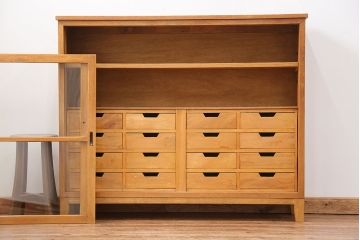 アンティーク家具　アンティーク 引き出し付き薄型脚付き収納棚(2)(キャビネット)