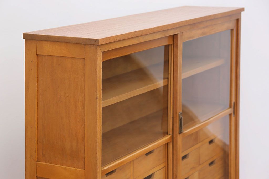 アンティーク家具　アンティーク 引き出し付き薄型脚付き収納棚(2)(キャビネット)