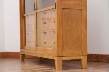 アンティーク家具　アンティーク 引き出し付き薄型脚付き収納棚(2)(キャビネット)