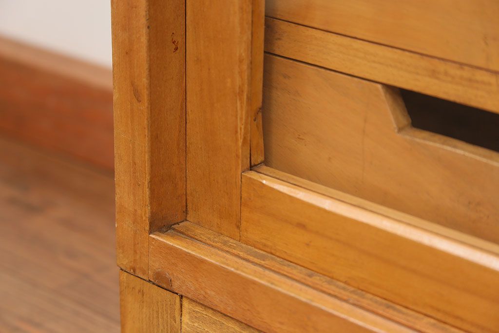 アンティーク家具　アンティーク 引き出し付き薄型脚付き収納棚(2)(キャビネット)