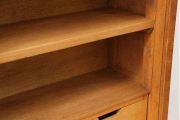 アンティーク家具　アンティーク 引き出し付き薄型脚付き収納棚(2)(キャビネット)