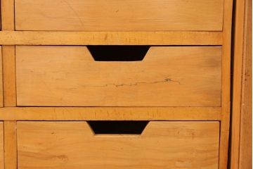 アンティーク家具　アンティーク 引き出し付き薄型脚付き収納棚(2)(キャビネット)