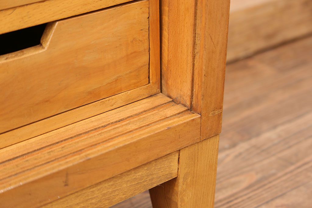 アンティーク家具　アンティーク 引き出し付き薄型脚付き収納棚(2)(キャビネット)