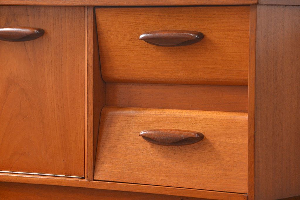 北欧家具 ビンテージ サイドボード(リビングボード)