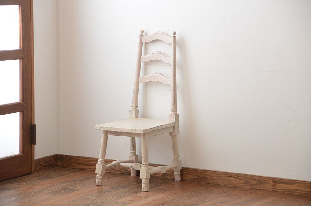 アンティーク家具　アンティークペイントの使い込まれた椅子(イス、チェア)