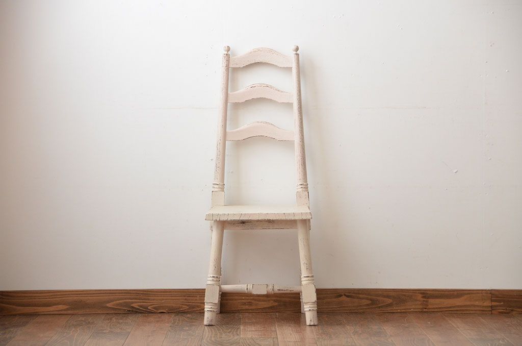 アンティーク家具　アンティークペイントの使い込まれた椅子(イス、チェア)