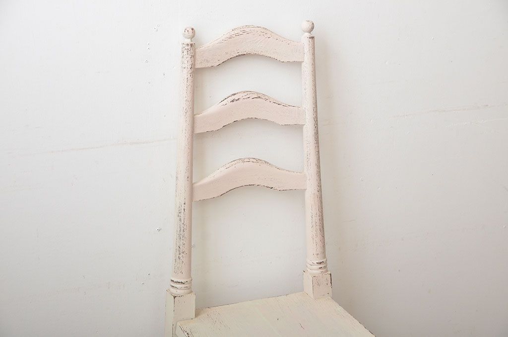 アンティーク家具　アンティークペイントの使い込まれた椅子(イス、チェア)