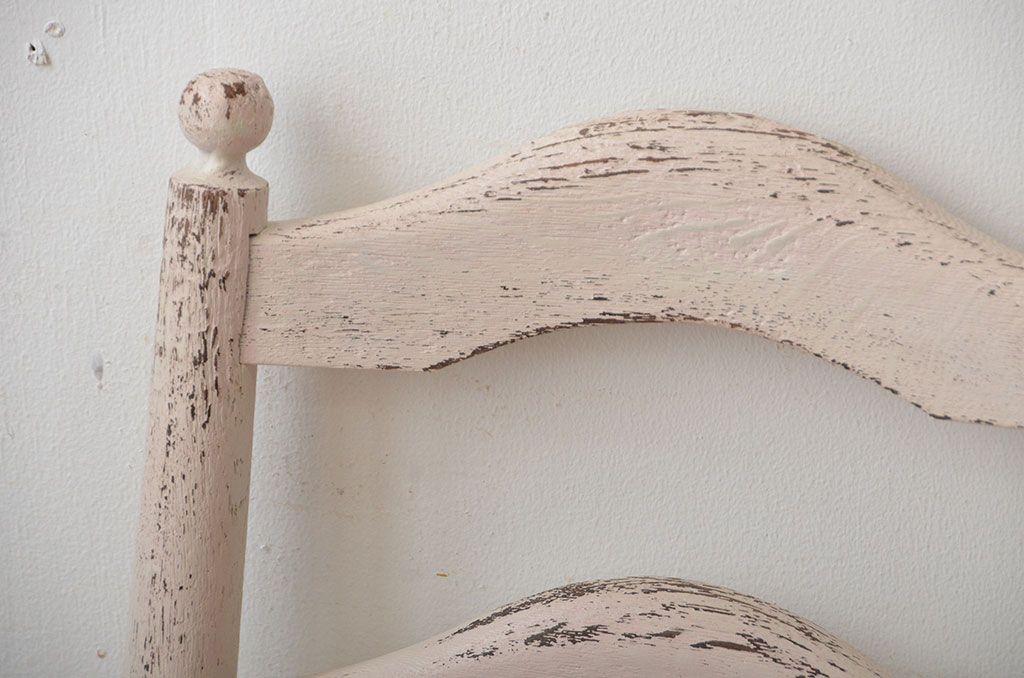 アンティーク家具　アンティークペイントの使い込まれた椅子(イス、チェア)