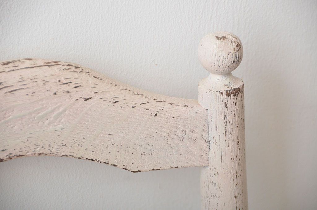 アンティーク家具　アンティークペイントの使い込まれた椅子(イス、チェア)