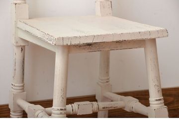 アンティーク家具　アンティークペイントの使い込まれた椅子(イス、チェア)