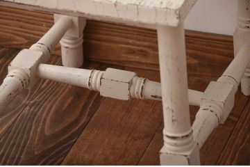 アンティーク家具　アンティークペイントの使い込まれた椅子(イス、チェア)