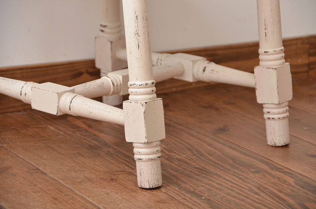 アンティーク家具　アンティークペイントの使い込まれた椅子(イス、チェア)