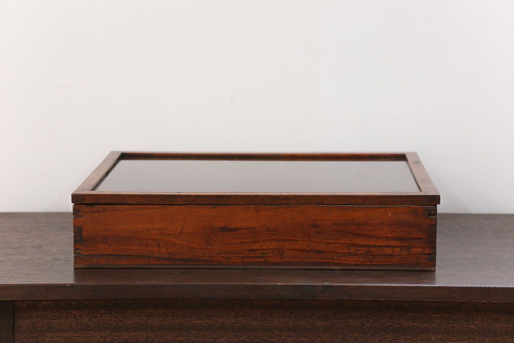 アンティーク家具　アンティーク 古い木の小さなコレクションボックス(ガラスケース)