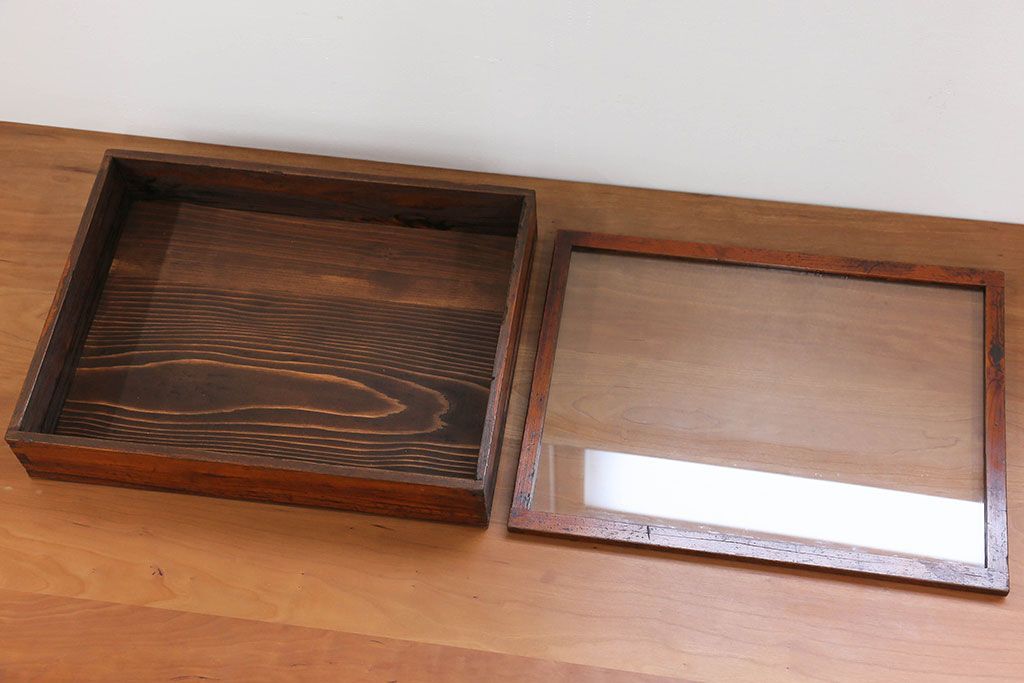 アンティーク家具　アンティーク 古い木の小さなコレクションボックス(ガラスケース)