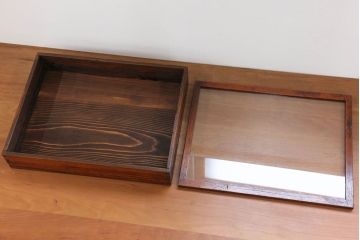 アンティーク家具　アンティーク 古い木の小さなコレクションボックス(ガラスケース)
