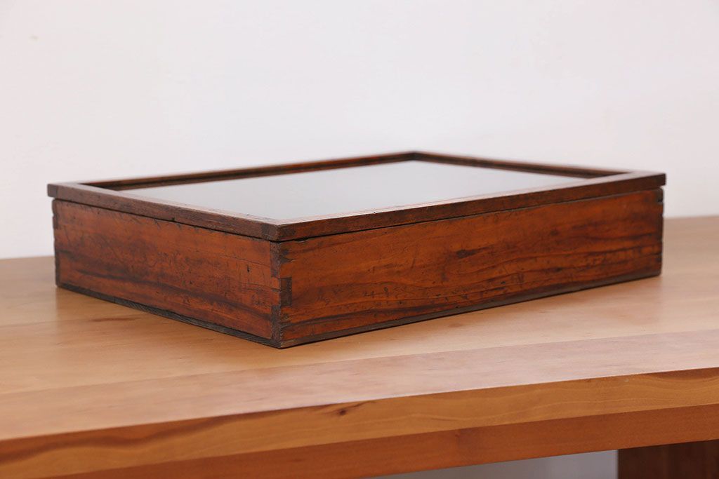 アンティーク家具　アンティーク 古い木の小さなコレクションボックス(ガラスケース)