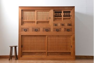 アンティーク家具　古民具・骨董 希少な生地色の上質な六尺水屋箪笥(食器棚、収納棚、時代箪笥)