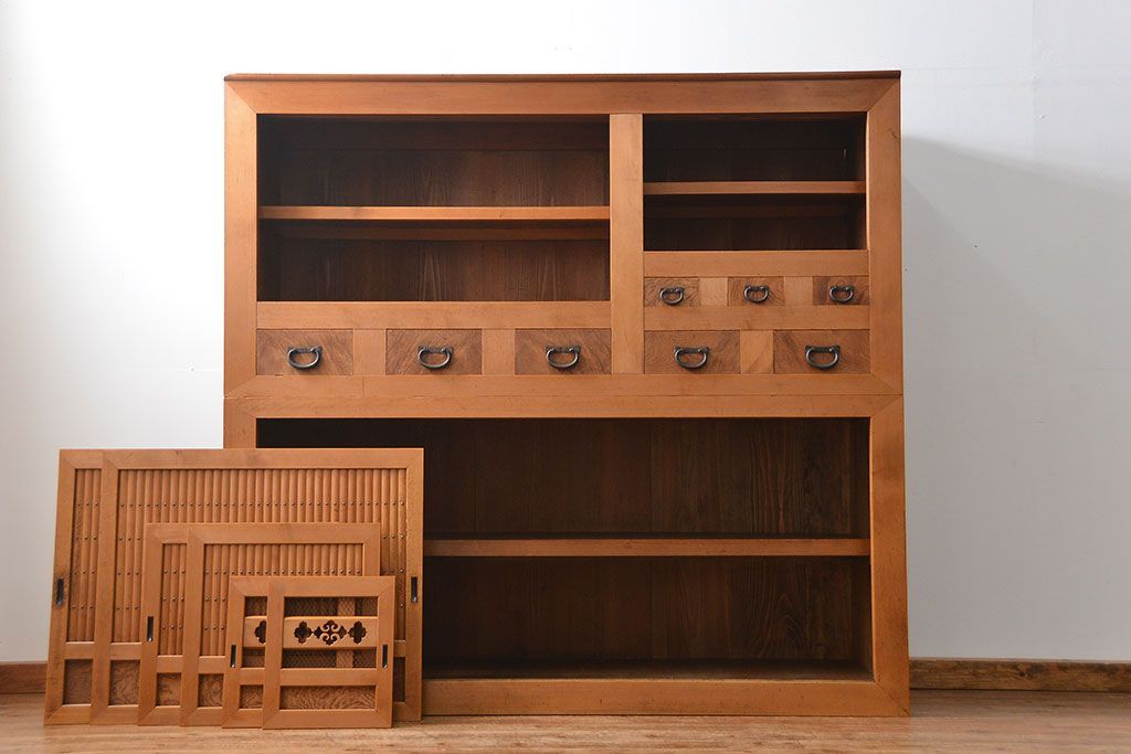 アンティーク家具　古民具・骨董 希少な生地色の上質な六尺水屋箪笥(食器棚、収納棚、時代箪笥)