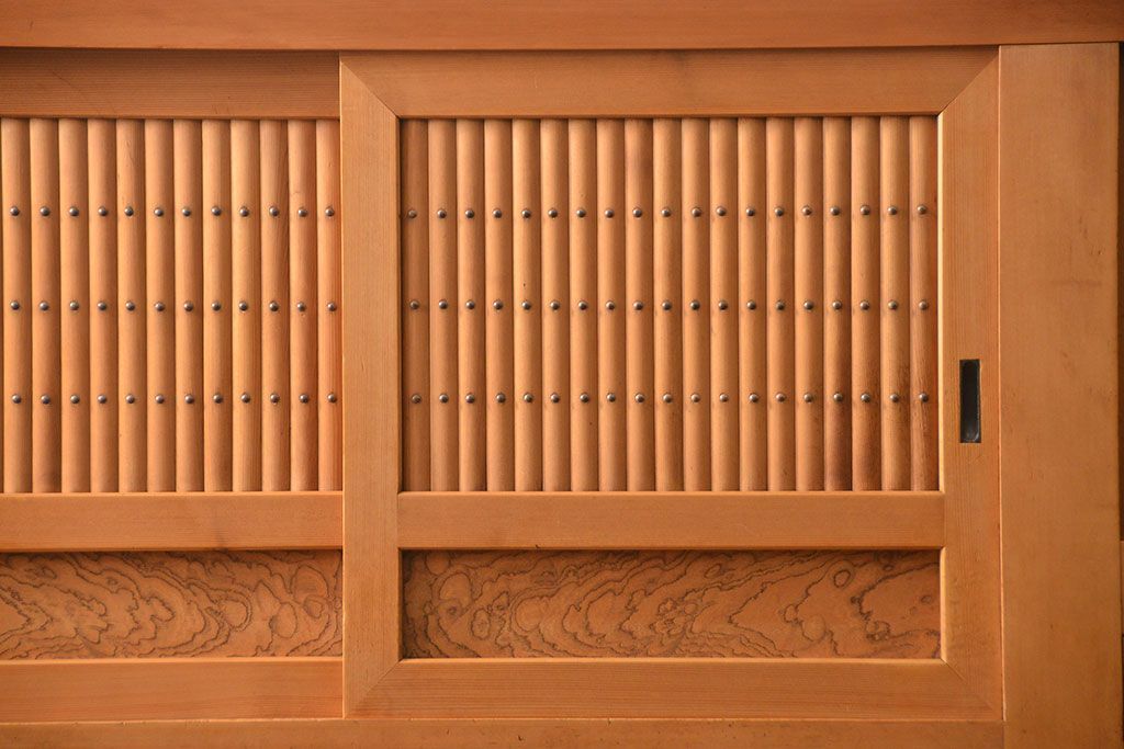 アンティーク家具　古民具・骨董 希少な生地色の上質な六尺水屋箪笥(食器棚、収納棚、時代箪笥)