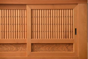 アンティーク家具　古民具・骨董 希少な生地色の上質な六尺水屋箪笥(食器棚、収納棚、時代箪笥)