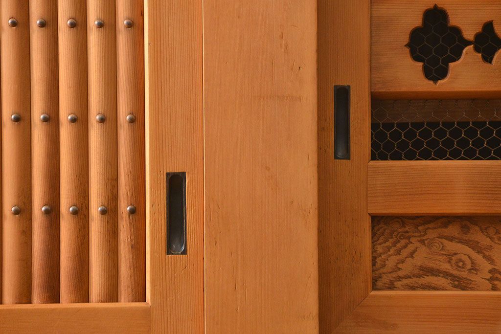 アンティーク家具　古民具・骨董 希少な生地色の上質な六尺水屋箪笥(食器棚、収納棚、時代箪笥)