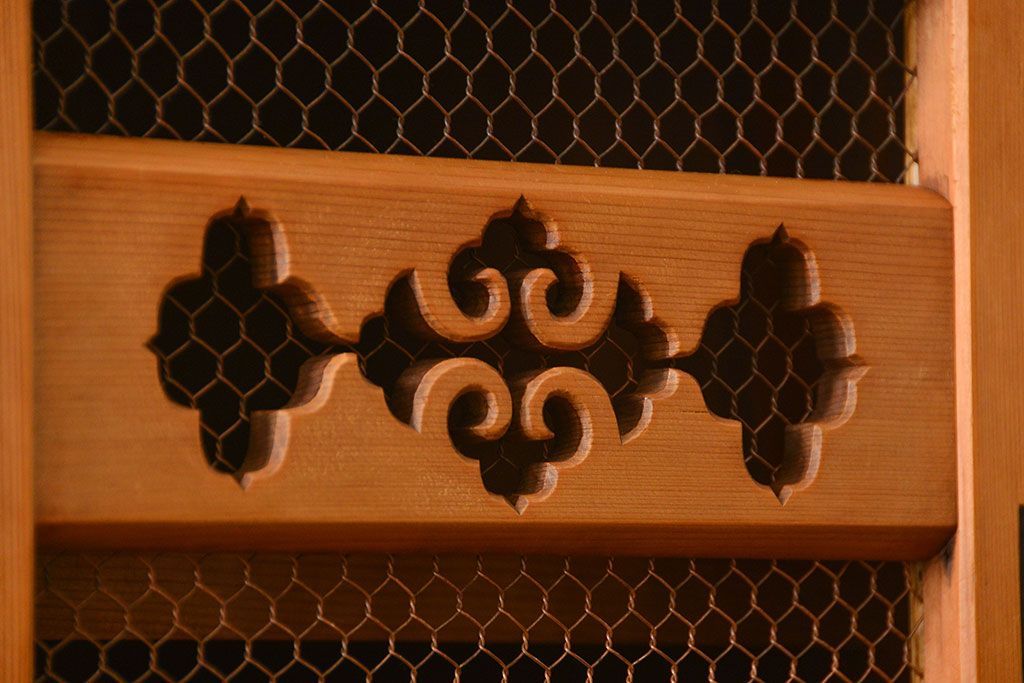 アンティーク家具　古民具・骨董 希少な生地色の上質な六尺水屋箪笥(食器棚、収納棚、時代箪笥)