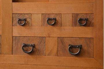 アンティーク家具　古民具・骨董 希少な生地色の上質な六尺水屋箪笥(食器棚、収納棚、時代箪笥)