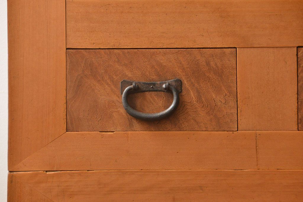 アンティーク家具　古民具・骨董 希少な生地色の上質な六尺水屋箪笥(食器棚、収納棚、時代箪笥)