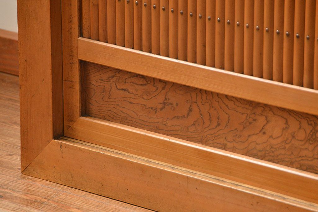 アンティーク家具　古民具・骨董 希少な生地色の上質な六尺水屋箪笥(食器棚、収納棚、時代箪笥)