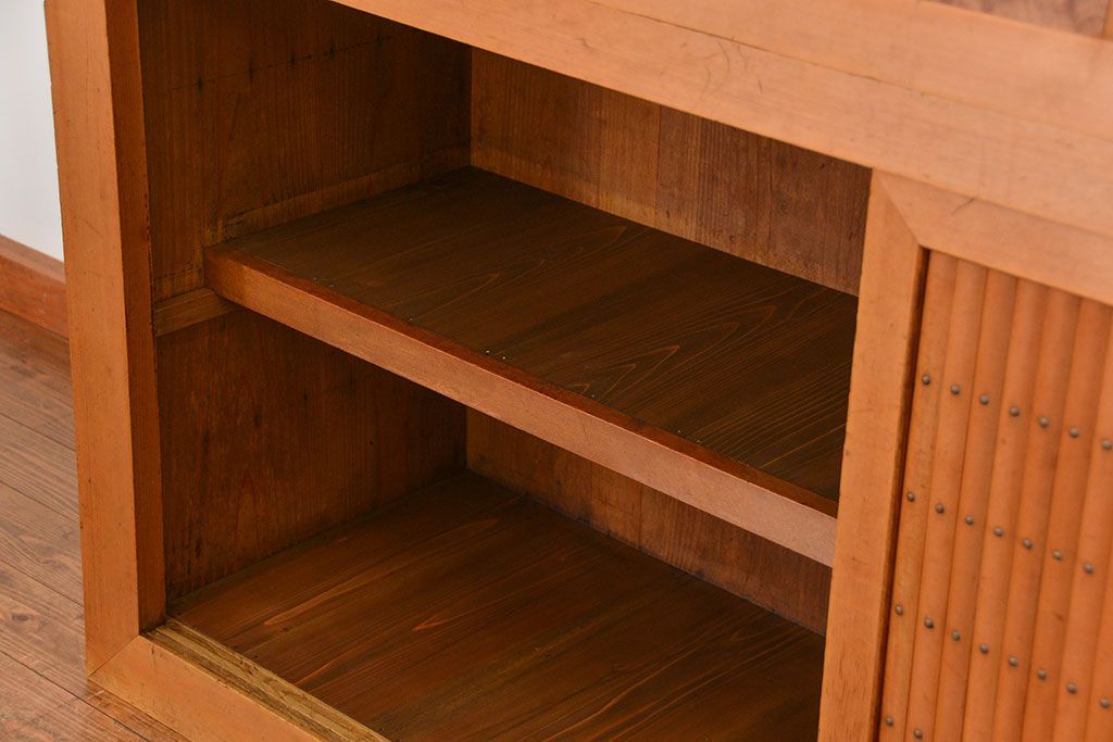 アンティーク家具　古民具・骨董 希少な生地色の上質な六尺水屋箪笥(食器棚、収納棚、時代箪笥)