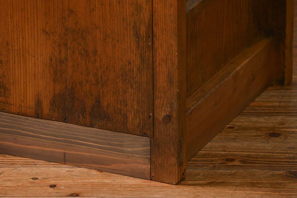 アンティーク家具　古民具・骨董 希少な生地色の上質な六尺水屋箪笥(食器棚、収納棚、時代箪笥)