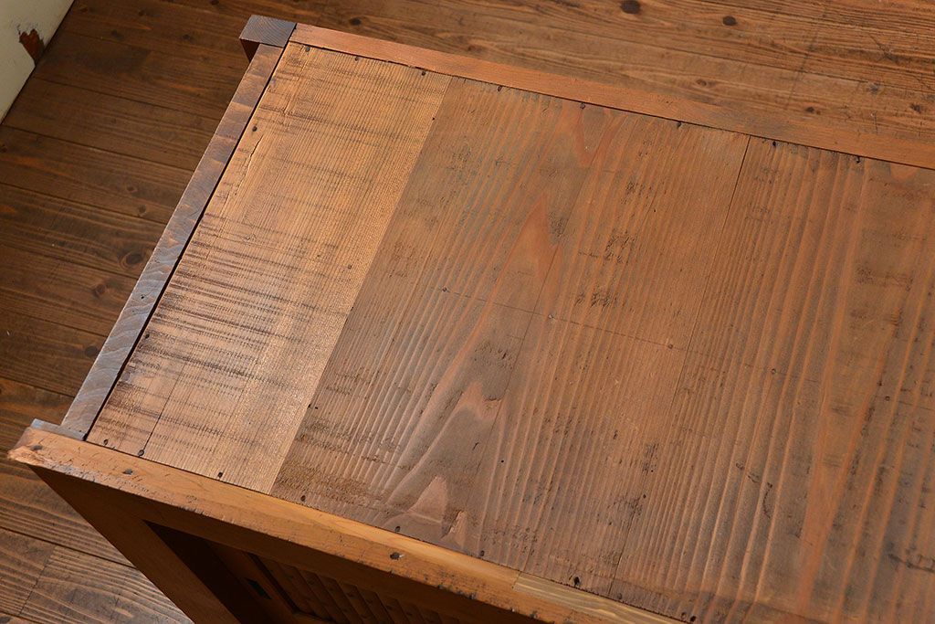 アンティーク家具　古民具・骨董 希少な生地色の上質な六尺水屋箪笥(食器棚、収納棚、時代箪笥)