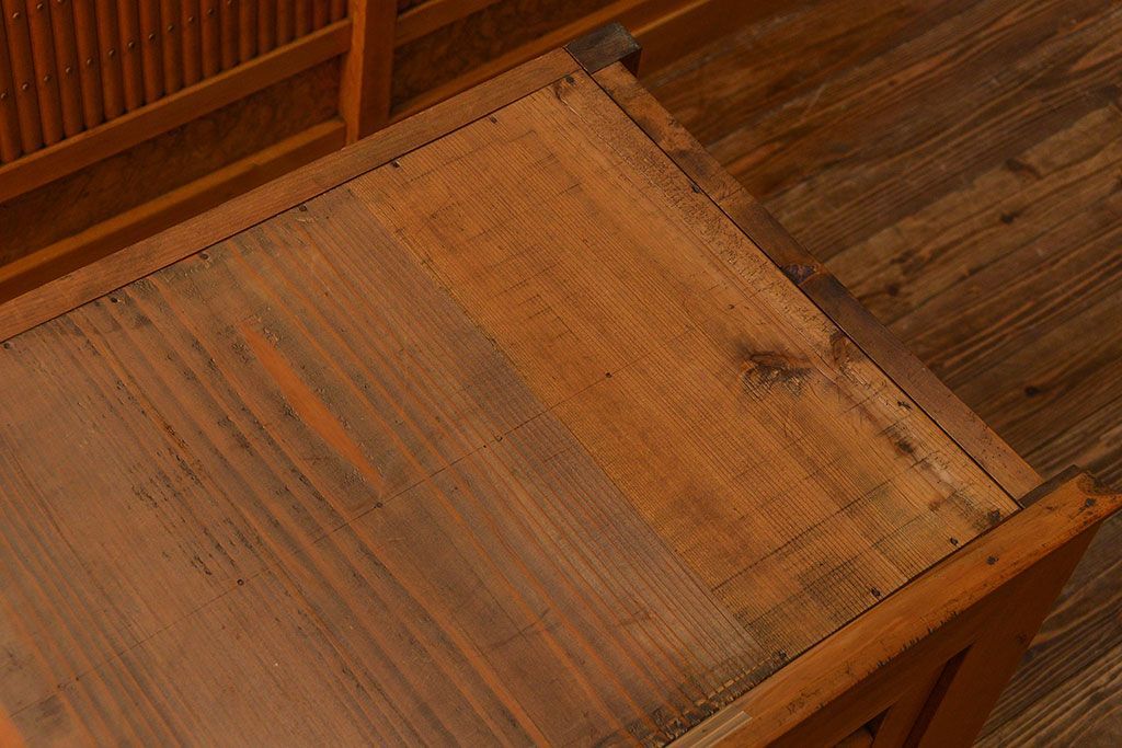 アンティーク家具　古民具・骨董 希少な生地色の上質な六尺水屋箪笥(食器棚、収納棚、時代箪笥)