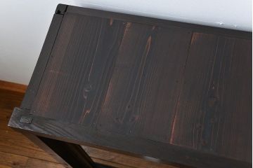 アンティーク家具　アンティーク 古い木のシンプルな脚付き収納棚(飾り棚、本棚)