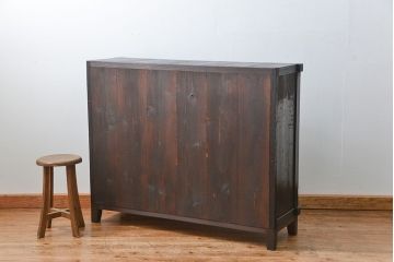 アンティーク家具　アンティーク 古い木のシンプルな脚付き収納棚(飾り棚、本棚)